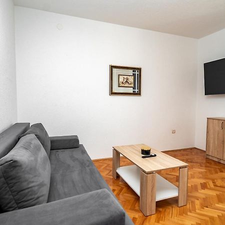 Calma Apartments 特罗吉尔 外观 照片