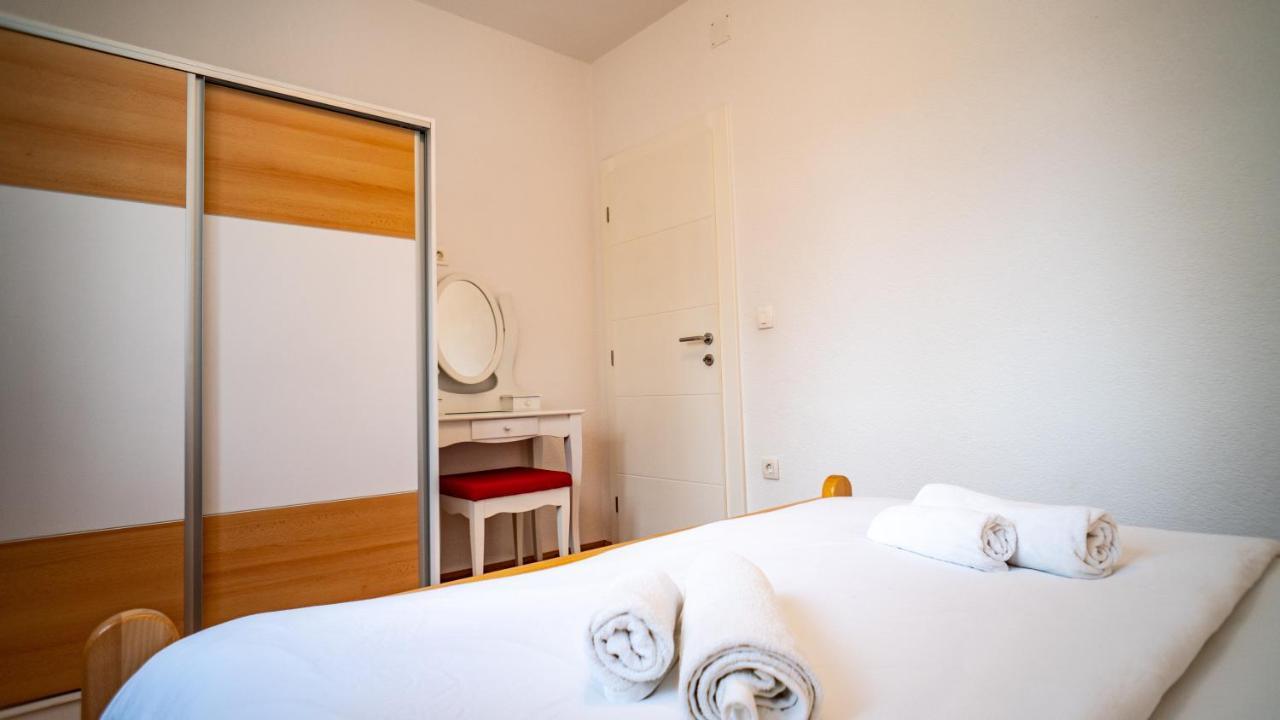 Calma Apartments 特罗吉尔 外观 照片