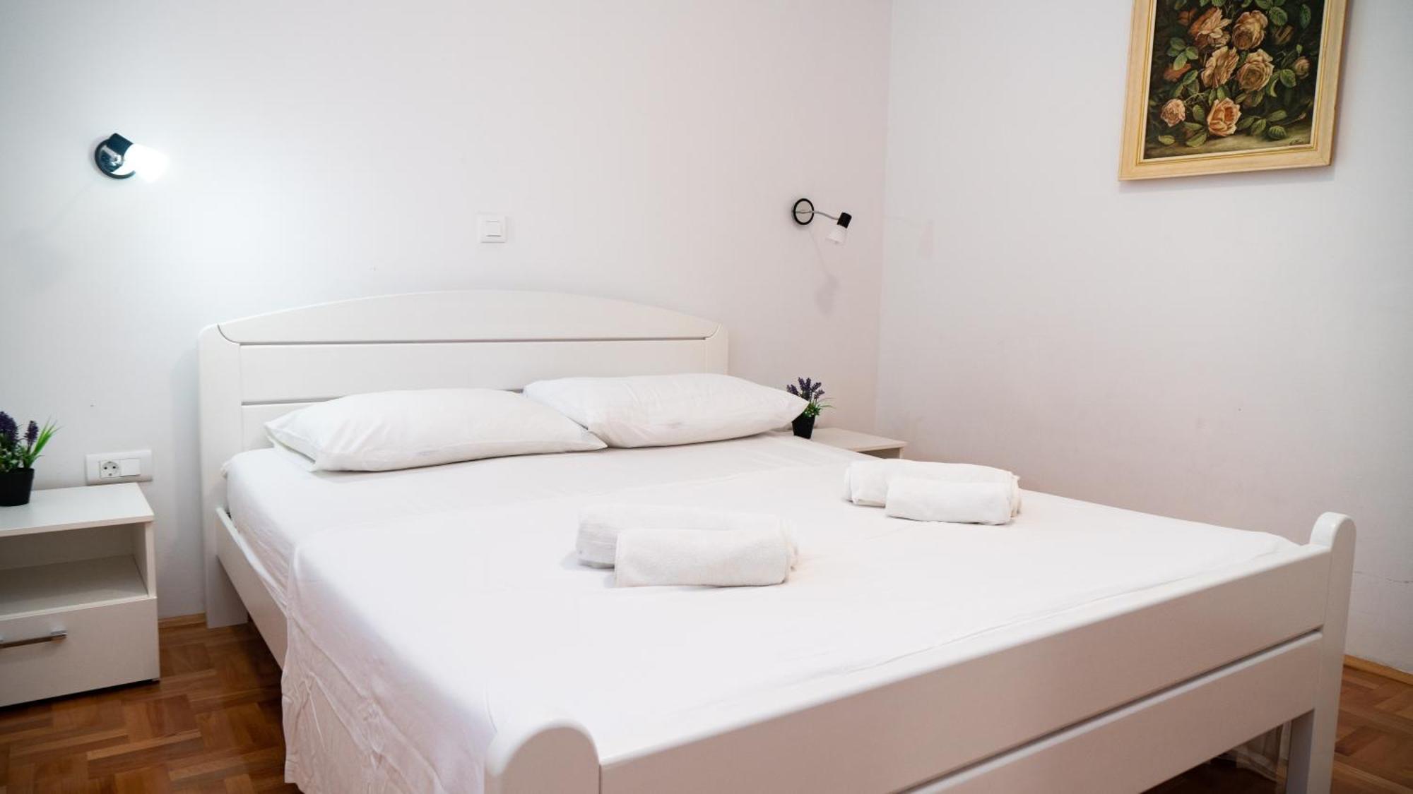 Calma Apartments 特罗吉尔 外观 照片